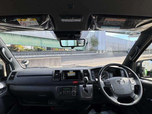 ハイエースバン スーパーGLダークプライムS 4WD デジタルインナーミラー OP15インチAW 寒冷地仕様 両側パワースライドドア 専用ショックアブソーバー ハーフレザーシート LEDヘッド LEDフォグ スカッフプレート AC100V(46枚目)