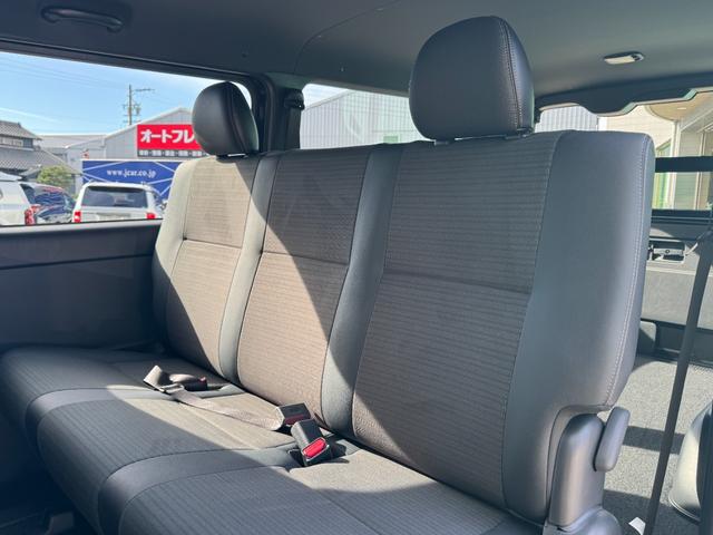 ハイエースバン スーパーGLダークプライムS 4WD デジタルインナーミラー OP15インチAW 寒冷地仕様 両側パワースライドドア 専用ショックアブソーバー ハーフレザーシート LEDヘッド LEDフォグ スカッフプレート AC100V(55枚目)