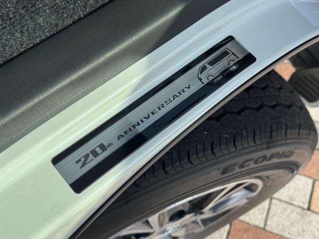 ハイエースバン ロングスーパーGLダークプライムS 4WD デジタルインナーミラー OP15インチAW 寒冷地仕様 両側パワースライドドア 専用ショックアブソーバー ハーフレザーシート LEDヘッド LEDフォグ スカッフプレート AC100V(9枚目)