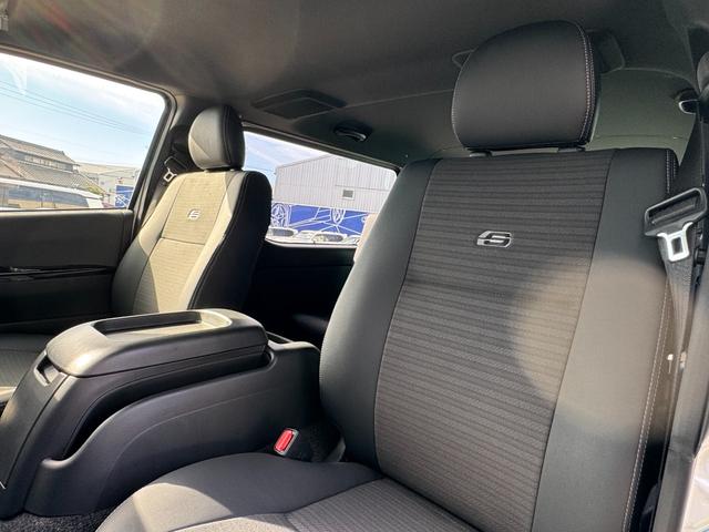 ハイエースバン ロングスーパーGLダークプライムS 4WD デジタルインナーミラー OP15インチAW 寒冷地仕様 両側パワースライドドア 専用ショックアブソーバー ハーフレザーシート LEDヘッド LEDフォグ スカッフプレート AC100V(35枚目)