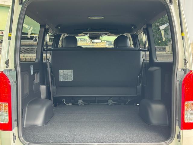ハイエースバン ロングスーパーGLダークプライムS 4WD デジタルインナーミラー OP15インチAW 寒冷地仕様 両側パワースライドドア 専用ショックアブソーバー ハーフレザーシート LEDヘッド LEDフォグ スカッフプレート AC100V(59枚目)