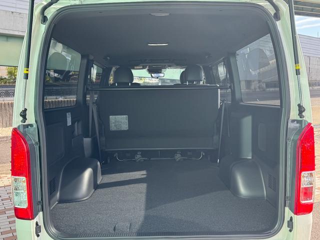 ハイエースバン ロングスーパーGLダークプライムS 4WD デジタルインナーミラー OP15インチAW 寒冷地仕様 両側パワースライドドア 専用ショックアブソーバー ハーフレザーシート LEDヘッド LEDフォグ スカッフプレート AC100V(75枚目)