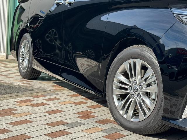 アルファードハイブリッド Ｚ　左右独立式ムーンルーフ　純正１４インチコネクトナビ　デジタルインナーミラー　パノラミックビューモニター　１３．２インチフリップダウンモニター　トヨタチームメイト　ステップ　２．０ＥＴＣ　ＢＳＭ（27枚目）