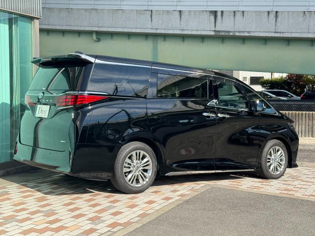 アルファードハイブリッド Ｚ　左右独立式ムーンルーフ　純正１４インチコネクトナビ　デジタルインナーミラー　パノラミックビューモニター　１３．２インチフリップダウンモニター　トヨタチームメイト　ステップ　２．０ＥＴＣ　ＢＳＭ（33枚目）