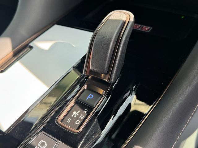 アルファードハイブリッド Ｚ　左右独立式ムーンルーフ　純正１４インチコネクトナビ　デジタルインナーミラー　パノラミックビューモニター　１３．２インチフリップダウンモニター　トヨタチームメイト　ステップ　２．０ＥＴＣ　ＢＳＭ（61枚目）