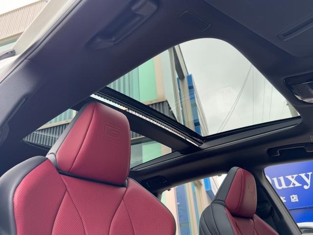 メーカーオプションの明るく開放的なパノラマルーフも装備されております☆下取時に高額査定される装備の１つです☆