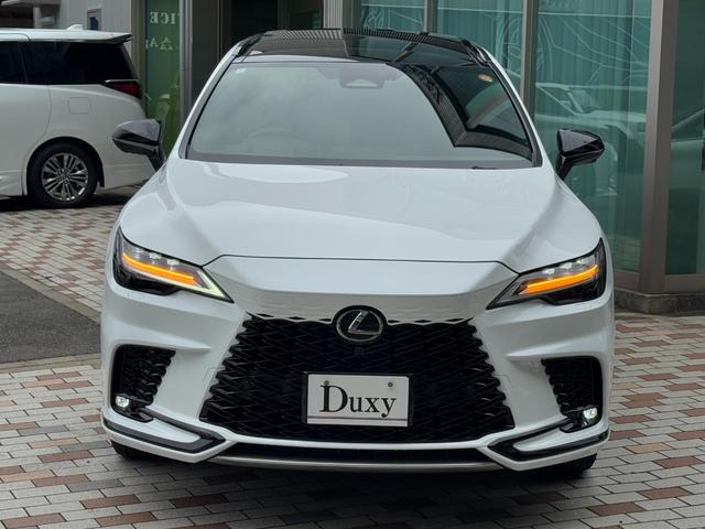 ＬＥＸＵＳセーフティセンスがついており、安全機能に特化しております！レーントレーシングアシストなどの便利機能がついております☆