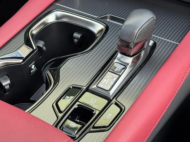 エレクトロシフトマチック☆自動サイドブレーキ☆ブレーキＨＯＬＤ☆フロントドリンクホルダー☆