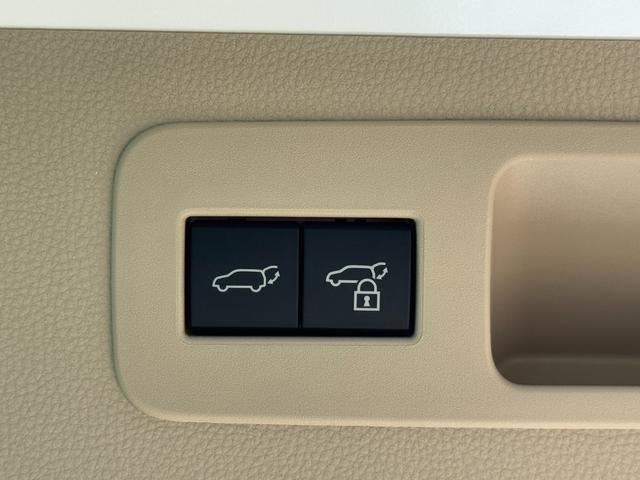 ランドクルーザー ＺＸ　モデリスタエアロ　ＪＢＬサウンド　ブラックルーフレール　サンルーフ　リヤエンター　クールＢＯＸ　空気圧センサー　純正１２．３インチナビ　パノラミックビュー　寒冷地　ＢＳＭ　電動リヤデフロック（78枚目）