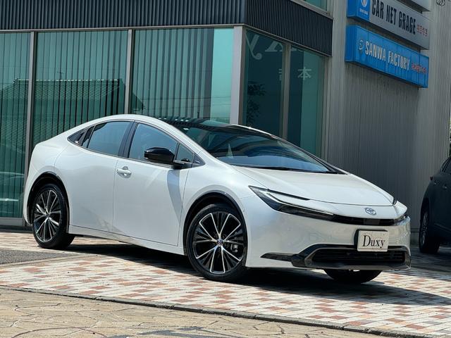 プリウス Ｚ　１２．３インチディスプレイ　パノラマルーフ　パノマミックビューモニター　デジタルミラー　２．０ＥＴＣ　アドバンスドパーク　寒冷地　シートヒータークーラー　　トヨタチームメイト　置くだけ充電　ＡＣ１００（5枚目）