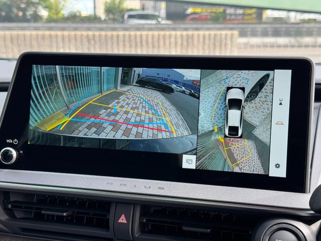 プリウス Ｚ　１２．３インチディスプレイ　パノラマルーフ　パノマミックビューモニター　デジタルミラー　２．０ＥＴＣ　アドバンスドパーク　寒冷地　シートヒータークーラー　　トヨタチームメイト　置くだけ充電　ＡＣ１００（7枚目）