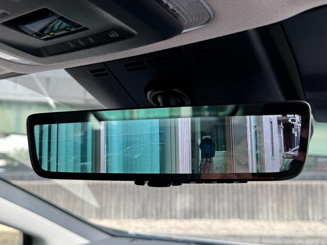 プリウス Ｚ　１２．３インチディスプレイ　パノラマルーフ　パノマミックビューモニター　デジタルミラー　２．０ＥＴＣ　アドバンスドパーク　寒冷地　シートヒータークーラー　　トヨタチームメイト　置くだけ充電　ＡＣ１００（9枚目）