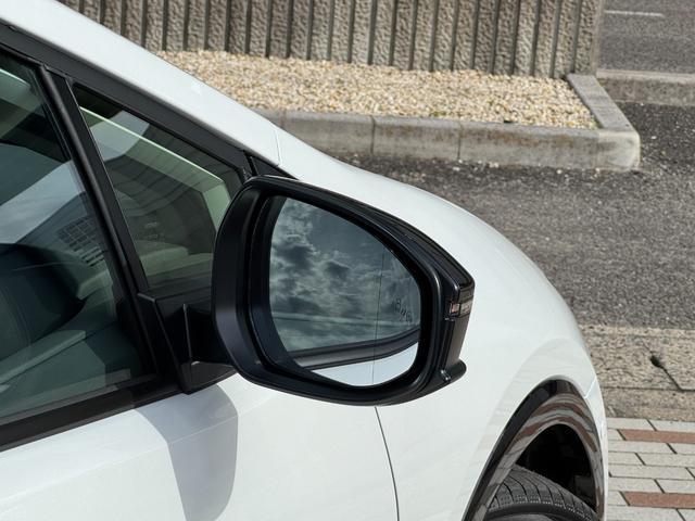 プリウス Ｚ　１２．３インチディスプレイ　パノラマルーフ　パノマミックビューモニター　デジタルミラー　２．０ＥＴＣ　アドバンスドパーク　寒冷地　シートヒータークーラー　　トヨタチームメイト　置くだけ充電　ＡＣ１００（28枚目）