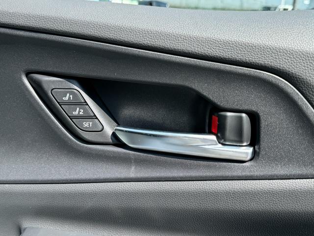 プリウス Ｚ　１２．３インチディスプレイ　パノラマルーフ　パノマミックビューモニター　デジタルミラー　２．０ＥＴＣ　アドバンスドパーク　寒冷地　シートヒータークーラー　　トヨタチームメイト　置くだけ充電　ＡＣ１００（40枚目）