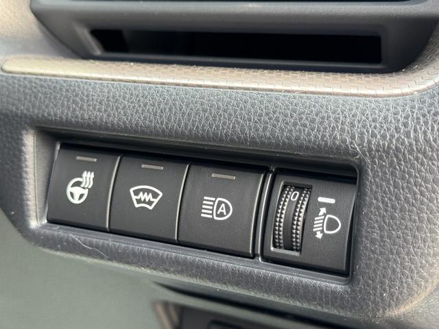 プリウス Ｚ　１２．３インチディスプレイ　パノラマルーフ　パノマミックビューモニター　デジタルミラー　２．０ＥＴＣ　アドバンスドパーク　寒冷地　シートヒータークーラー　　トヨタチームメイト　置くだけ充電　ＡＣ１００（43枚目）