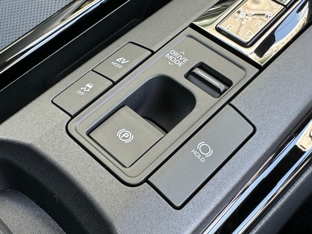 プリウス Ｚ　１２．３インチディスプレイ　パノラマルーフ　パノマミックビューモニター　デジタルミラー　２．０ＥＴＣ　アドバンスドパーク　寒冷地　シートヒータークーラー　　トヨタチームメイト　置くだけ充電　ＡＣ１００（52枚目）