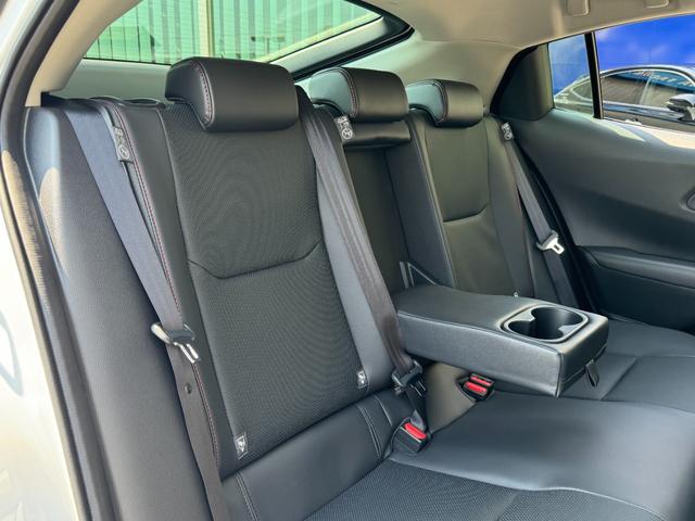 プリウス Ｚ　１２．３インチディスプレイ　パノラマルーフ　パノマミックビューモニター　デジタルミラー　２．０ＥＴＣ　アドバンスドパーク　寒冷地　シートヒータークーラー　　トヨタチームメイト　置くだけ充電　ＡＣ１００（58枚目）