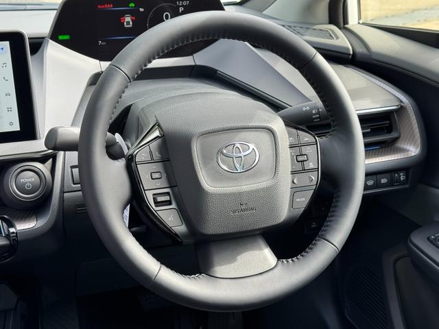 プリウス Ｚ　１２．３インチディスプレイ　パノラマルーフ　パノマミックビューモニター　デジタルミラー　２．０ＥＴＣ　アドバンスドパーク　寒冷地　シートヒータークーラー　　トヨタチームメイト　置くだけ充電　ＡＣ１００（61枚目）