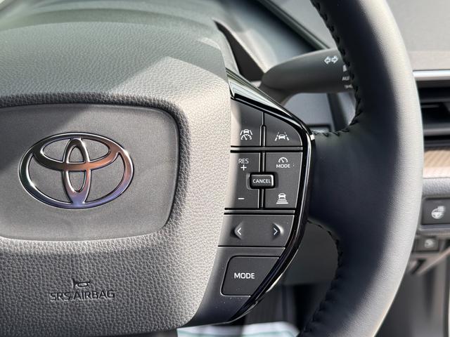 プリウス Ｚ　１２．３インチディスプレイ　パノラマルーフ　パノマミックビューモニター　デジタルミラー　２．０ＥＴＣ　アドバンスドパーク　寒冷地　シートヒータークーラー　　トヨタチームメイト　置くだけ充電　ＡＣ１００（63枚目）