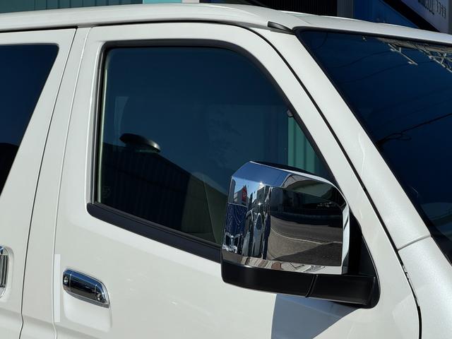 ハイエースバン スーパーGLダークプライムS 両側パワースライドドア スカッフプレート パノラミックビュー 電動ドアミラー ハーフレザーシート LEDヘッドライト LEDフォグランプ トヨタセーフティセンス AC100V プッシュスタート(15枚目)