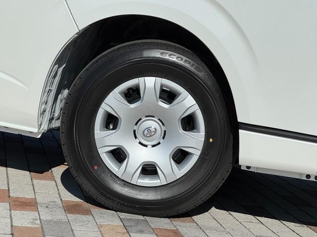 ハイエースバン スーパーGLダークプライムS 両側パワースライドドア スカッフプレート パノラミックビュー 電動ドアミラー ハーフレザーシート LEDヘッドライト LEDフォグランプ トヨタセーフティセンス AC100V プッシュスタート(20枚目)