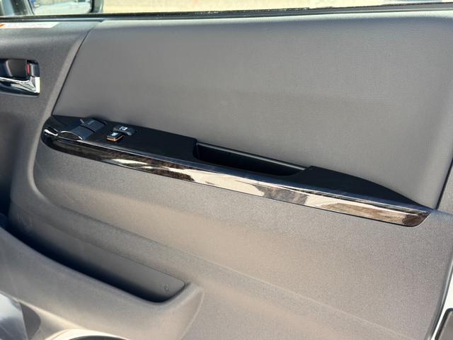 ハイエースバン スーパーGLダークプライムS 両側パワースライドドア スカッフプレート パノラミックビュー 電動ドアミラー ハーフレザーシート LEDヘッドライト LEDフォグランプ トヨタセーフティセンス AC100V プッシュスタート(31枚目)