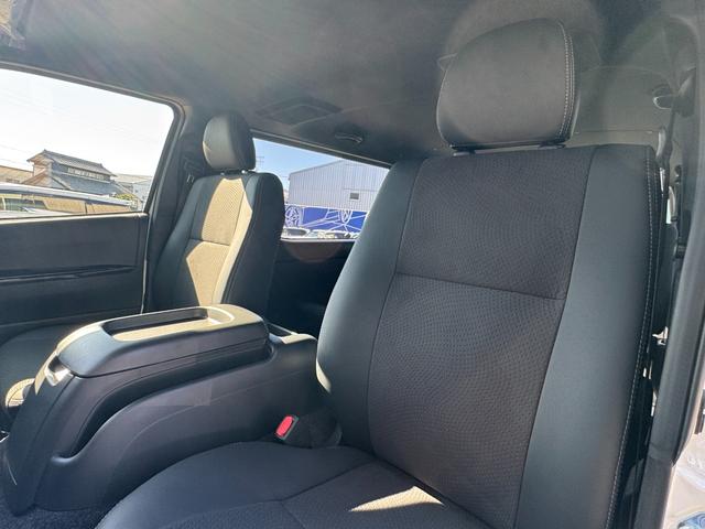 ハイエースバン スーパーGLダークプライムS 両側パワースライドドア スカッフプレート パノラミックビュー 電動ドアミラー ハーフレザーシート LEDヘッドライト LEDフォグランプ トヨタセーフティセンス AC100V プッシュスタート(36枚目)