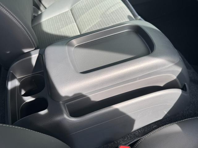 ハイエースバン スーパーGLダークプライムS 両側パワースライドドア スカッフプレート パノラミックビュー 電動ドアミラー ハーフレザーシート LEDヘッドライト LEDフォグランプ トヨタセーフティセンス AC100V プッシュスタート(50枚目)