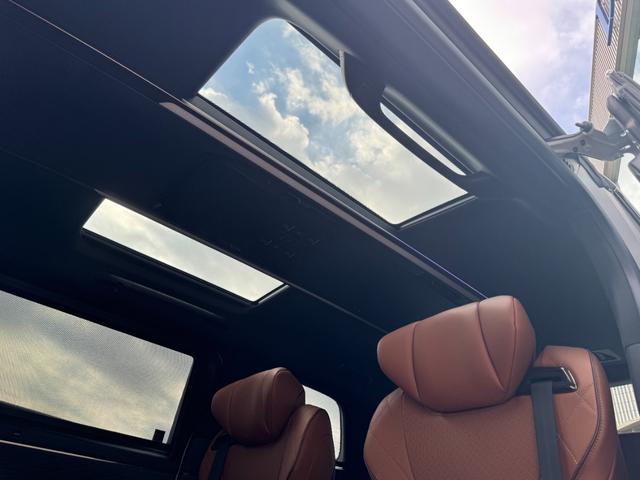 ヴェルファイアハイブリッド Z プレミア 左右独立式ムーンルーフ 14インチコネクトナビ パノラミックビューモニター トヨタメームメイト HUD BSM デジタルミラー 13.2型後席ディスプレイ 2.0ETC パワートランクドア(7枚目)