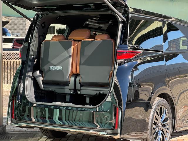 ヴェルファイアハイブリッド Z プレミア 左右独立式ムーンルーフ 14インチコネクトナビ パノラミックビューモニター トヨタメームメイト HUD BSM デジタルミラー 13.2型後席ディスプレイ 2.0ETC パワートランクドア(76枚目)