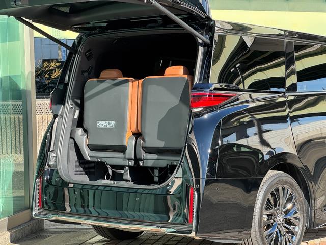 ヴェルファイアハイブリッド Z プレミア 左右独立式ムーンルーフ 14インチコネクトナビ パノラミックビューモニター トヨタメームメイト HUD BSM デジタルミラー 13.2型後席ディスプレイ 2.0ETC パワートランクドア(76枚目)