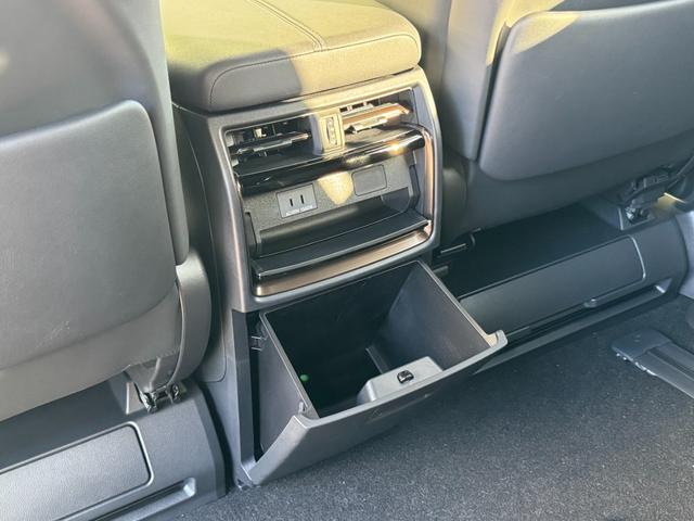 TOYOTA ALPHARD HYBRID Z