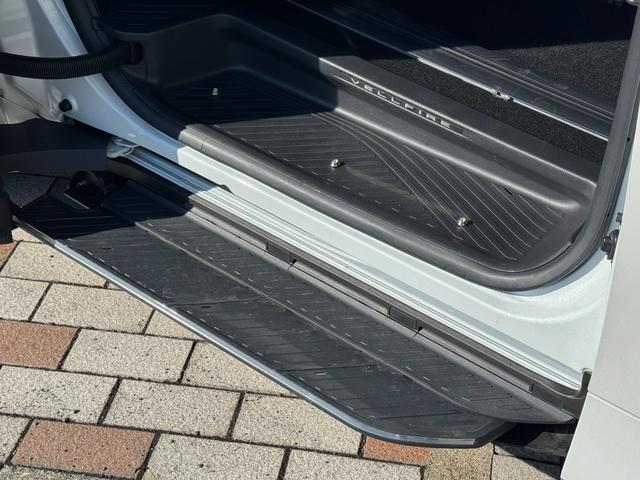 TOYOTA VELLFIRE HYBRID Z PREMIER