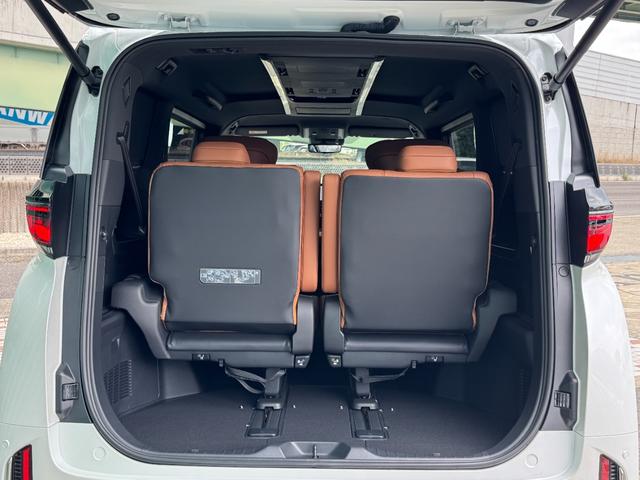 TOYOTA VELLFIRE HYBRID Z PREMIER