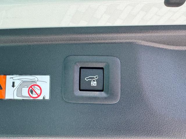 TOYOTA VELLFIRE HYBRID Z PREMIER