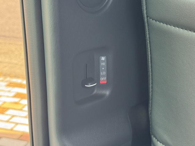 ハイエースバン ロングスーパーＧＬ　ダークプライムＳ　４ＷＤ　デジタルインナーミラー　ＯＰ１５インチＡＷ　寒冷地仕様　両側パワースライドドア　専用ショックアブソーバー　ハーフレザーシート　ＬＥＤヘッド　ＬＥＤフォグ　スカッフプレート　ＡＣ１００Ｖ（57枚目）