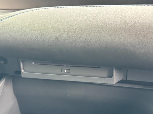 ヴォクシー ハイブリッドＳ－Ｚ　１０．５インチディスプレイ　パノラミックビュー　モデリスタエアロ　快適ＰＫＧ　社外デジタルインナーミラー　ユニバーサルステップ　トヨタチームメイト　　２．０ＥＴＣ　３眼ＬＥＤヘッド　ＣＤＤＶＤデッキ（56枚目）