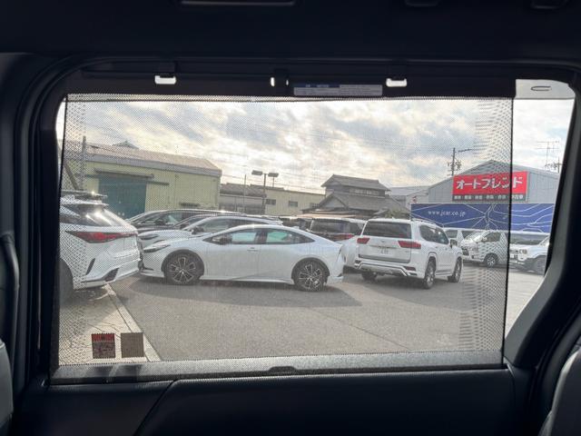 ヴォクシー ハイブリッドＳ－Ｚ　１０．５インチディスプレイ　パノラミックビュー　モデリスタエアロ　快適ＰＫＧ　社外デジタルインナーミラー　ユニバーサルステップ　トヨタチームメイト　　２．０ＥＴＣ　３眼ＬＥＤヘッド　ＣＤＤＶＤデッキ（63枚目）