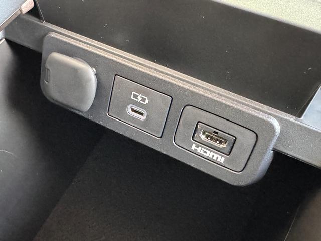 アルファードハイブリッド 　純正ナビ　１４型後席モニター　ＪＢＬプレミアムサウンド　左右独立ムーンルーフ　パノマミックビューモニター　トヨタメームメイト　アドバンスドパーク　　Ｄミラー　ユニバーサルステップ（57枚目）