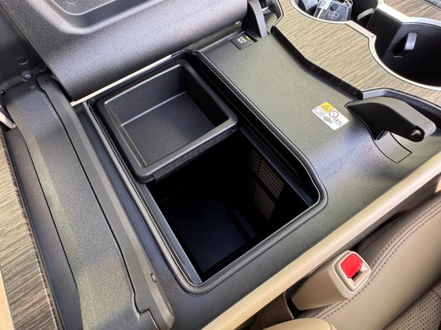 ランドクルーザー ＺＸ　１２．３インチナビ　ＪＢＬサウンド　サンルーフ　リヤエンター　ヒッチメンバー　クールＢＯＸ　電動リヤデフロック　寒冷地仕様　ルーフレール　ベージュ革　パノラミックビュー　ＢＳＭ　パワートランクドア（10枚目）