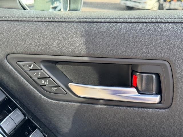 ランドクルーザー ＺＸ　１２．３インチナビ　ＪＢＬサウンド　サンルーフ　リヤエンター　ヒッチメンバー　クールＢＯＸ　電動リヤデフロック　寒冷地仕様　ルーフレール　ベージュ革　パノラミックビュー　ＢＳＭ　パワートランクドア（33枚目）