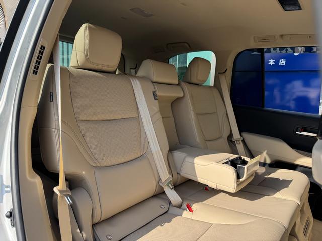 ランドクルーザー ＺＸ　１２．３インチナビ　ＪＢＬサウンド　サンルーフ　リヤエンター　ヒッチメンバー　クールＢＯＸ　電動リヤデフロック　寒冷地仕様　ルーフレール　ベージュ革　パノラミックビュー　ＢＳＭ　パワートランクドア（61枚目）