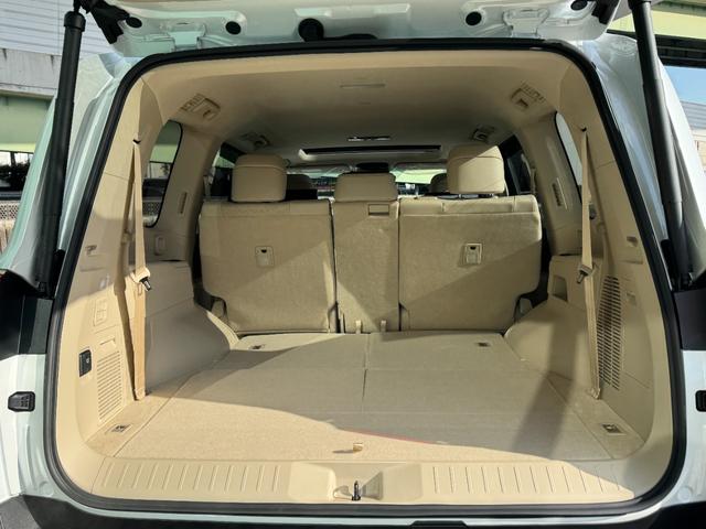 ランドクルーザー ＺＸ　１２．３インチナビ　ＪＢＬサウンド　サンルーフ　リヤエンター　ヒッチメンバー　クールＢＯＸ　電動リヤデフロック　寒冷地仕様　ルーフレール　ベージュ革　パノラミックビュー　ＢＳＭ　パワートランクドア（67枚目）