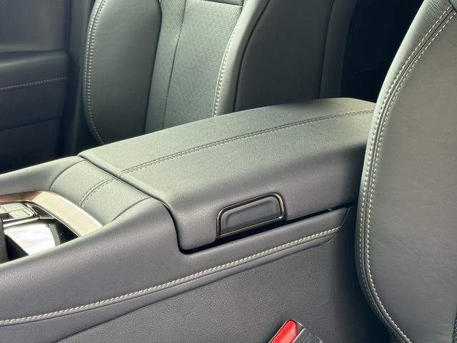 ヴェルファイアハイブリッド Ｚ　プレミア　左右独立ムーンルーフ　　デジタルインナーミラー　純正ナビ　１３．２型後席ディスプレイ　ユニバーサルステップ　純正ナビ　パノラミックビュー　黒内装　トヨタチームメイト　ＡＣ１００Ｖ　ＨＵＤ　ＢＳＭ（57枚目）