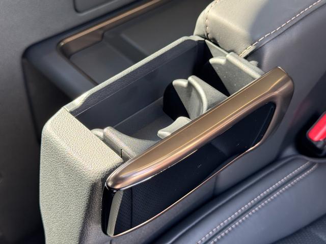 ヴェルファイアハイブリッド Ｚ　プレミア　左右独立ムーンルーフ　　デジタルインナーミラー　純正ナビ　１３．２型後席ディスプレイ　ユニバーサルステップ　純正ナビ　パノラミックビュー　黒内装　トヨタチームメイト　ＡＣ１００Ｖ　ＨＵＤ　ＢＳＭ（63枚目）