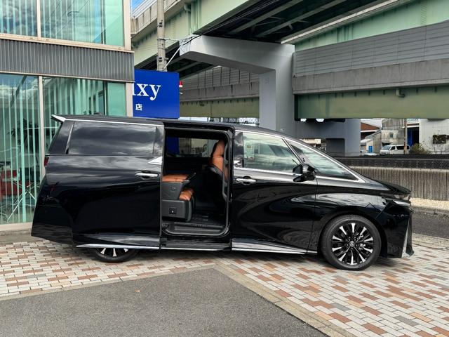 ヴェルファイアハイブリッド エグゼクティブラウンジ　左右独立ムーンルーフ　　ＪＢＬサウンド　１４型後席モニター　メーカーナビ　全方位カメラ　４ＷＤ　ユニバーサルステップ　デジタルインナーミラー　ヘッドアップディスプレイ　トヨタチームメイト　ＢＳＭ（23枚目）