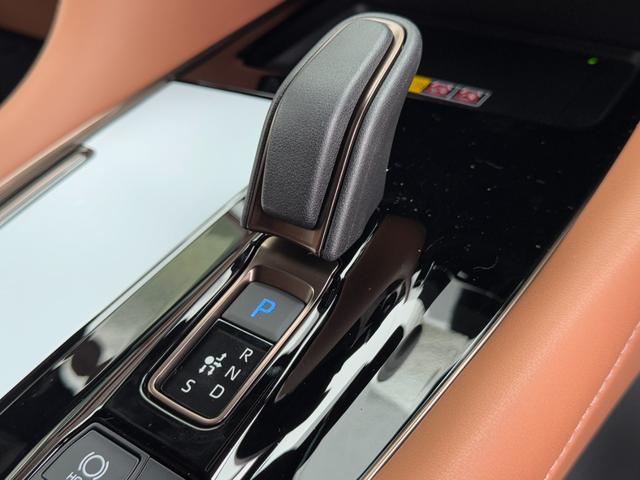 ヴェルファイアハイブリッド エグゼクティブラウンジ　左右独立ムーンルーフ　　ＪＢＬサウンド　１４型後席モニター　メーカーナビ　全方位カメラ　４ＷＤ　ユニバーサルステップ　デジタルインナーミラー　ヘッドアップディスプレイ　トヨタチームメイト　ＢＳＭ（50枚目）