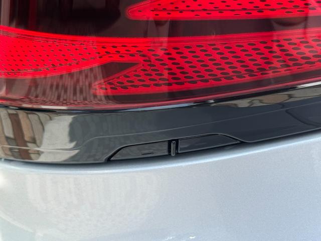 アルファードハイブリッド エグゼクティブラウンジ　メーカーナビ　１４型後席モニター　４ＷＤ　ＪＢＬプレミアムサウンド　左右独立ムーンルーフ　全方位カメラ　トヨタメームメイト　アドバンスドパーク　寒冷地仕様　　デジタルミラー　ユニバーサルステップ（72枚目）