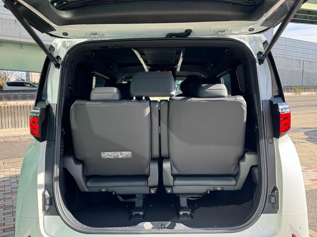アルファードハイブリッド エグゼクティブラウンジ　モデリスタエアロ　４ＷＤ　メーカーナビ　１４型後席モニター　ＪＢＬプレミアムサウンド　左右独立ムーンルーフ　パノマミックビューモニター　トヨタメームメイト　アドバンスドパーク　寒冷地仕様　　Ｄミラー（25枚目）