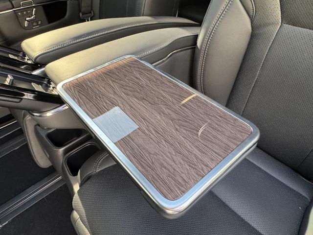アルファードハイブリッド エグゼクティブラウンジ　モデリスタエアロ　４ＷＤ　メーカーナビ　１４型後席モニター　ＪＢＬプレミアムサウンド　左右独立ムーンルーフ　パノマミックビューモニター　トヨタメームメイト　アドバンスドパーク　寒冷地仕様　　Ｄミラー（54枚目）